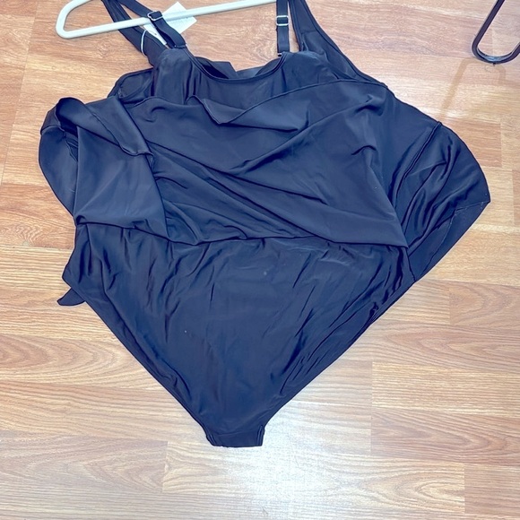 EoMENIE Black Pullover One-Piece Swimsuit Size 20W Adjustable Straps Padded Bra - Picture 9 of 12